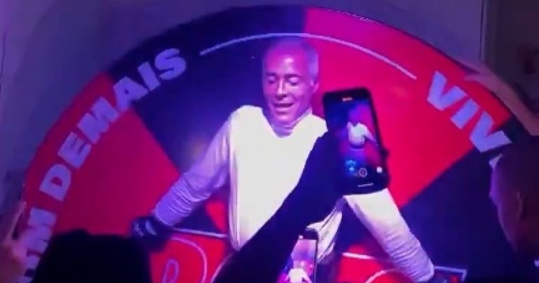 VÍDEO: Romário, senador e tetracampeão mundial, “vira roleta” em noitada de Miami video:-romario,-senador-e-tetracampeao-mundial,-“vira-roleta”-em-noitada-de-miami