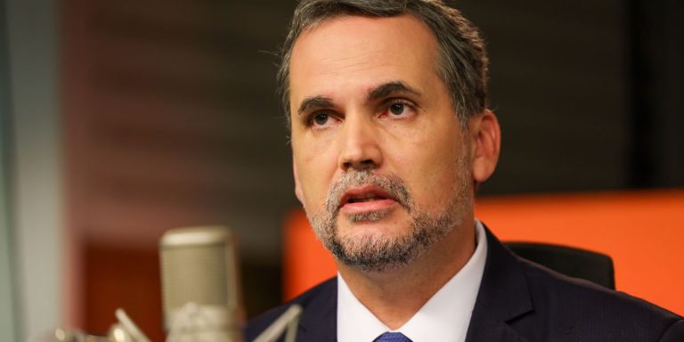 Bloqueio de R$ 23,7 bi não afetará serviços e benefícios, diz Moretti bloqueio-de-r$-23,7-bi-nao-afetara-servicos-e-beneficios,-diz-moretti