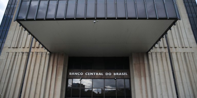 Déficit em contas externas foi R$ 3,2 bilhões no mês de maio, diz BC deficit-em-contas-externas-foi-r$-3,2-bilhoes-no-mes-de-maio,-diz-bc