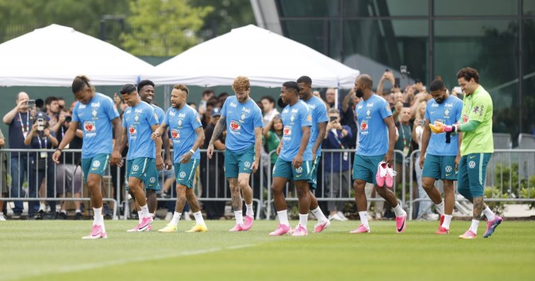 VÍDEO: Sem oito titulares, Seleção Brasileira inicia preparação para duelo contra o Japão na Copa do Mundo video:-sem-oito-titulares,-selecao-brasileira-inicia-preparacao-para-duelo-contra-o-japao-na-copa-do-mundo