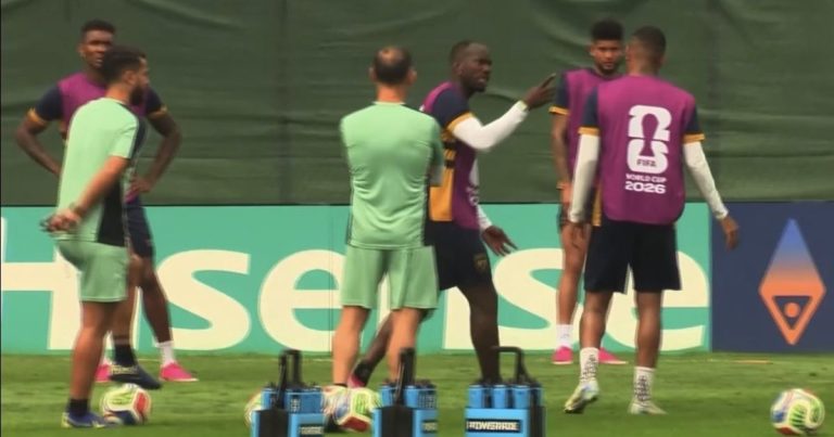 VÍDEO: Eliminados, jogadores do Panamá trocam empurrões durante treinamento video:-eliminados,-jogadores-do-panama-trocam-empurroes-durante-treinamento