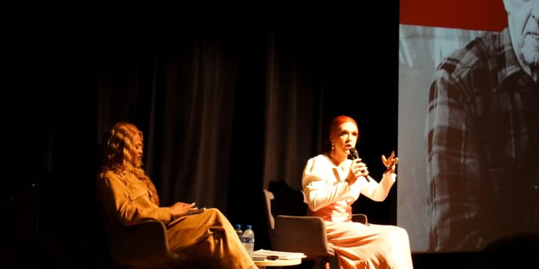 Em evento drag, Rita von Huntyataca capitalismo de plataforma em-evento-drag,-rita-von-huntyataca-capitalismo-de-plataforma