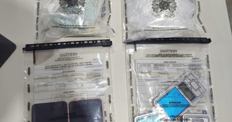 Casal é preso em flagrante por tráfico de drogas após mochila com cocaína ser encontrada em Iraquara casal-e-preso-em-flagrante-por-trafico-de-drogas-apos-mochila-com-cocaina-ser-encontrada-em-iraquara