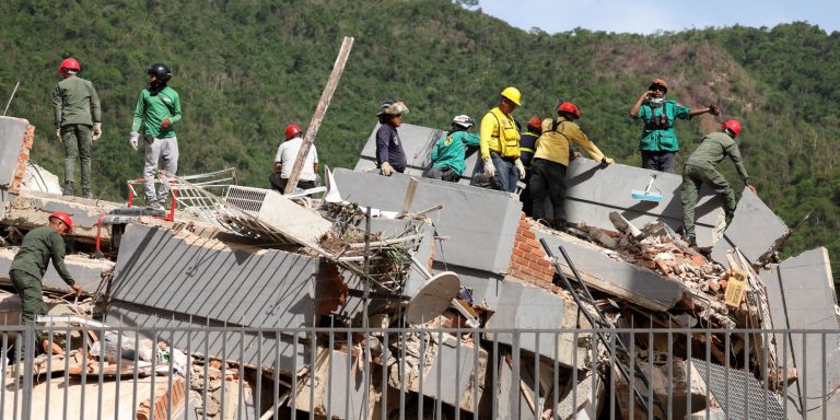Número de mortos por terremoto na Venezuela sobe para 1.450 numero-de-mortos-por-terremoto-na-venezuela-sobe-para-1.450