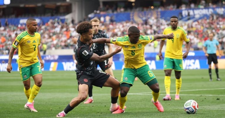 no-apagar-das-luzes,-eustaquio-marca,-canada-vence-a-africa-do-sul-e-avanca-no-mata-mata-da-copa