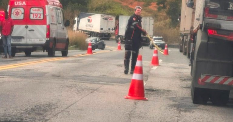 Cobrador de ônibus morre em grave acidente na BR-116, na Serra do Mutum cobrador-de-onibus-morre-em-grave-acidente-na-br-116,-na-serra-do-mutum