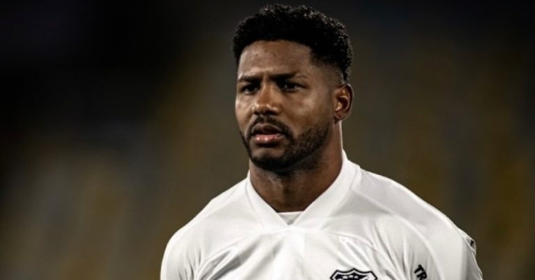 vitoria-encaminha-contratacao-do-lateral-direito-fabiano-souza;-saiba-mais