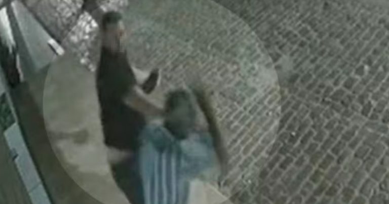 Vídeo mostra idoso sendo agredido com golpes de capacete e chute no Oeste da Bahia video-mostra-idoso-sendo-agredido-com-golpes-de-capacete-e-chute-no-oeste-da-bahia