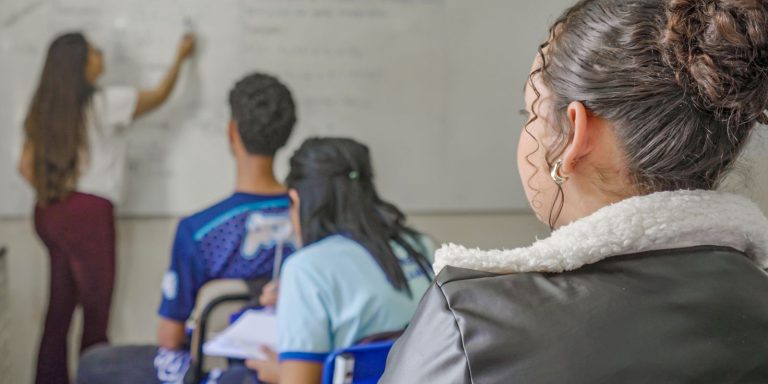 Nascidos em maio e junho recebem parcela do Pé-de-Meia, nesta quarta nascidos-em-maio-e-junho-recebem-parcela-do-pe-de-meia,-nesta-quarta