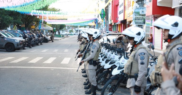 Operação encerra 1 semestre com 217 prisões, 139 armas apreendidas e laboratório de drogas descoberto em Salvador operacao-encerra-1-semestre-com-217-prisoes,-139-armas-apreendidas-e-laboratorio-de-drogas-descoberto-em-salvador