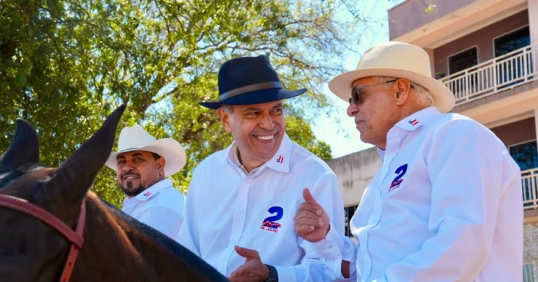 felix-mendonca-junior-participa-de-tradicional-cortejo-da-independencia-da-bahia-em-caetite