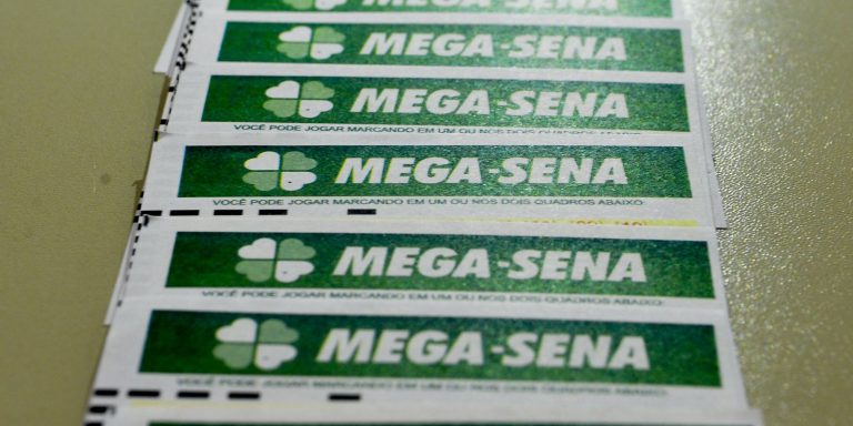 Veja os números da mega-sena sorteados neste sábado (4) veja-os-numeros-da-mega-sena-sorteados-neste-sabado-(4)