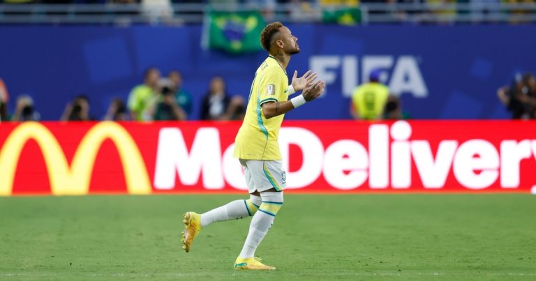 Neymar anuncia fim de ciclo na Seleção Brasileira após eliminação na Copa do Mundo: “Tentei, tentei. Agora acabou” neymar-anuncia-fim-de-ciclo-na-selecao-brasileira-apos-eliminacao-na-copa-do-mundo:-“tentei,-tentei.-agora-acabou”