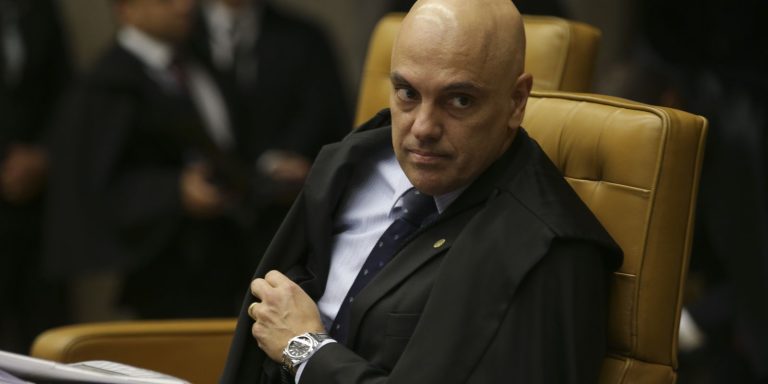 STF dá 48h para tribunais explicarem pagamentos acima do limite a juiz stf-da-48h-para-tribunais-explicarem-pagamentos-acima-do-limite-a-juiz