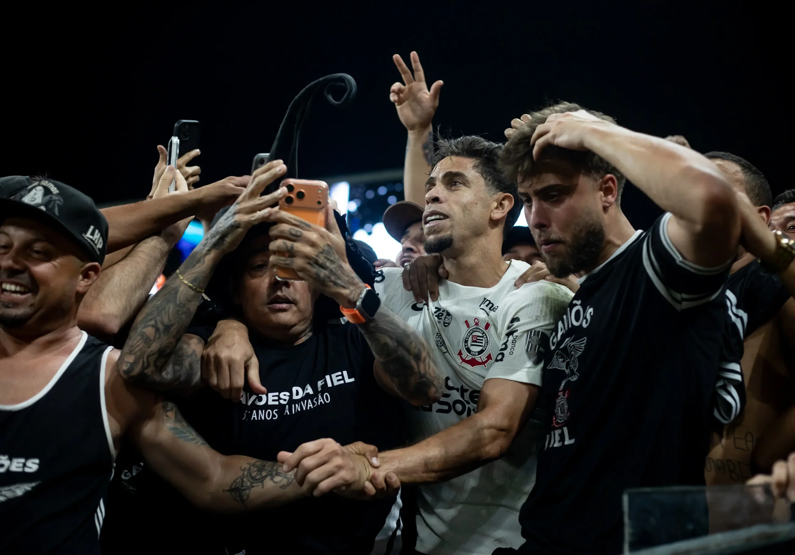 torcida-do-corinthians-esgota-ingressos-para-classico-contra-o-santos