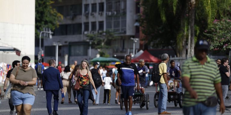 relator-do-senado-mantem-proposta-da-camara-que-acaba-com-a-escala-6×1