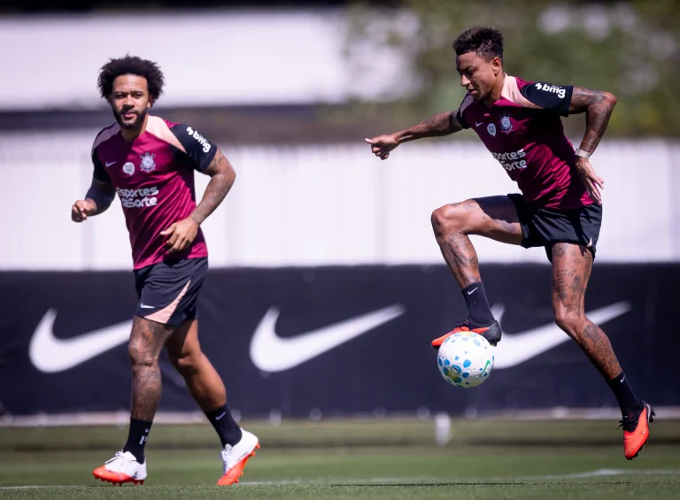 veja-galeria-de-fotos-do-treino-do-corinthians-nesta-quinta-feira
