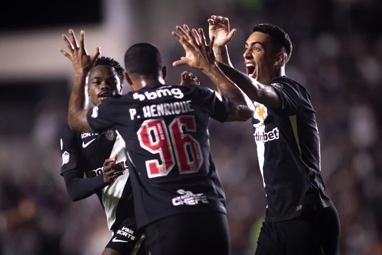 bastidores-do-triunfo-do-vasco-sobre-o-vitoria-pela-copa-do-brasil