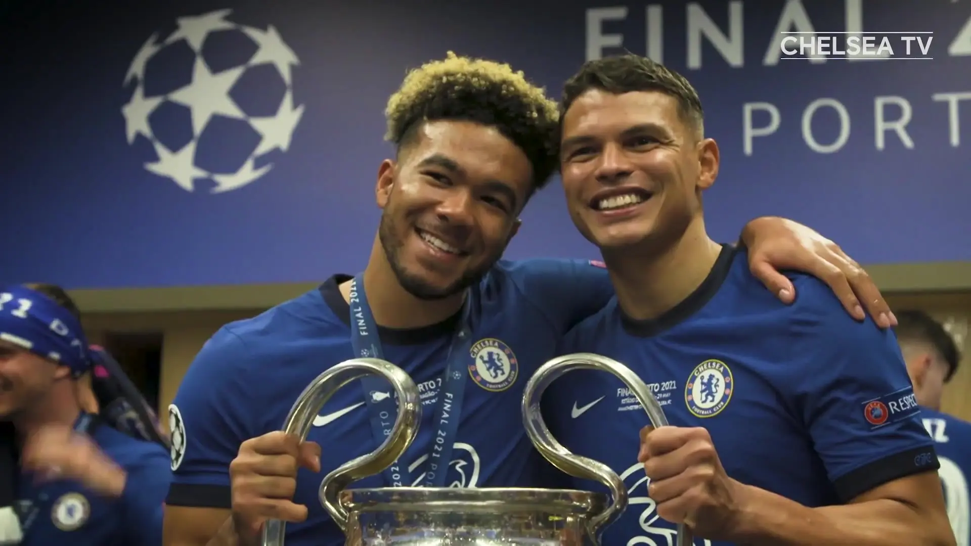 ha-6-anos,-thiago-silva-era-contratado-pelo-chelsea:-relembre-melhores-momentos-do-zagueiro