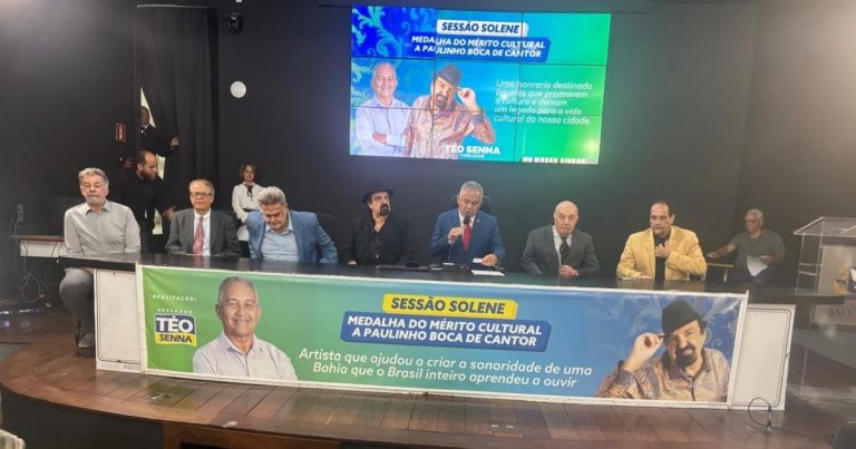 blog-do-marrom:-paulinho-boca-recebe-homenagens-de-artistas-durante-entrega-de-medalha-na-camara