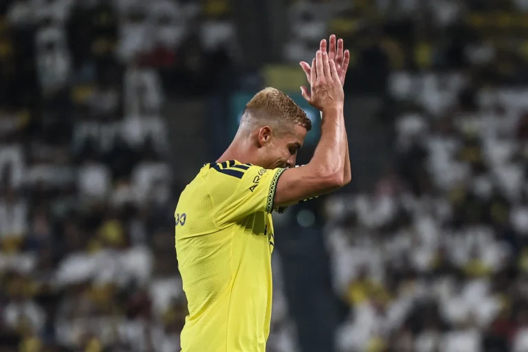 cristiano-ronaldo-marca,-da-vitoria-ao-al-nassr-no-saudita-e-fica-a-22-gols-do-milesimo