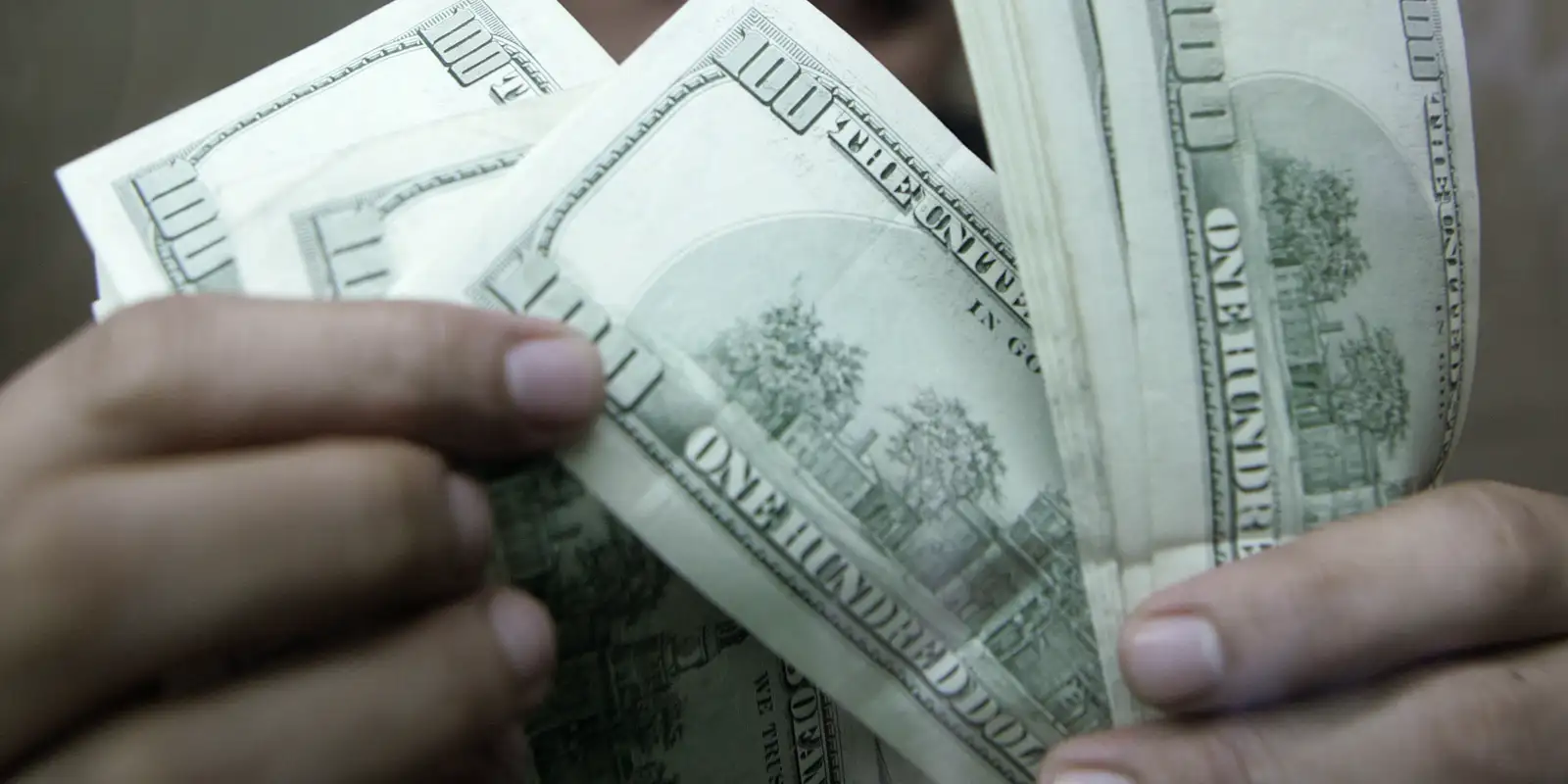 dolar-sobe-a-r$-5,19-apos-tom-mais-duro-de-presidente-do-fed