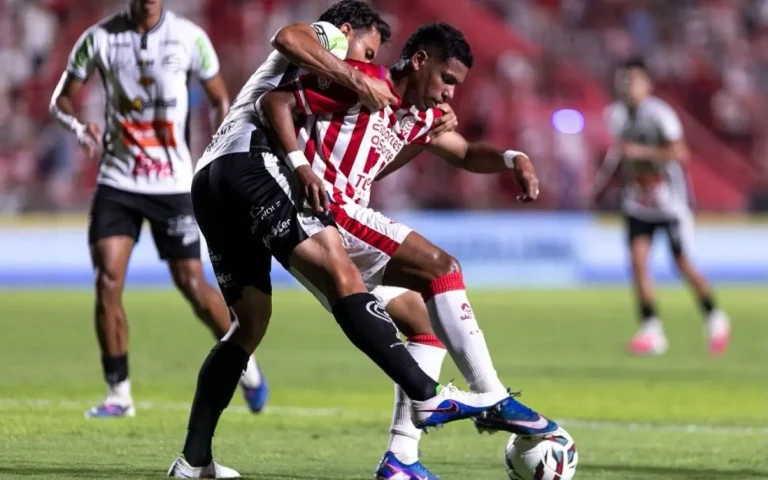com-um-a-mais,-nautico-vira-sobre-o-athletic-no-fim-e-se-afasta-do-z4-da-serie-b