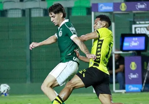 goias-vence-sao-bernardo,-quebra-jejum-e-se-aproxima-do-g6-da-serie-b