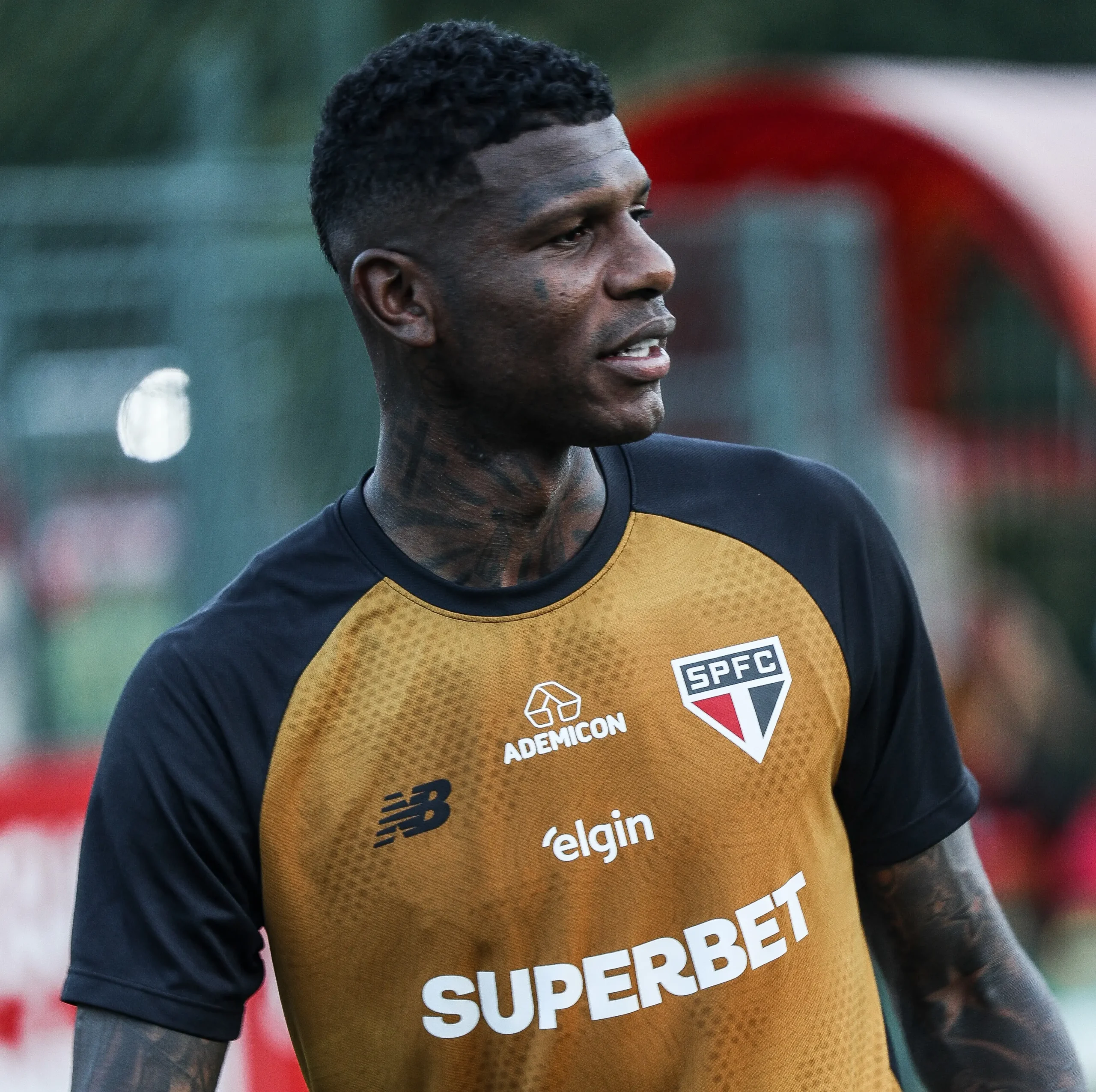 escalacao:-calleri-e-duvida,-e-arboleda-reforca-o-sao-paulo-contra-o-rb-bragantino
