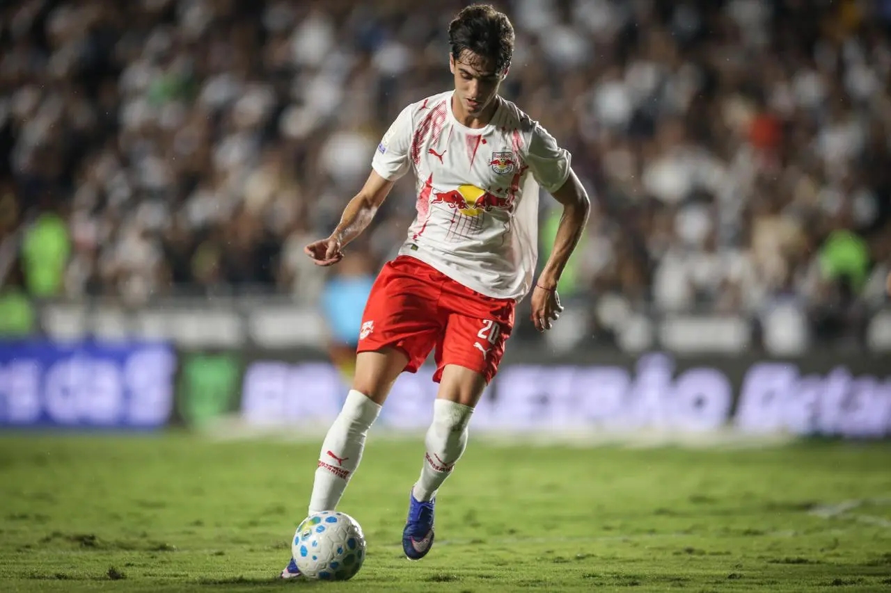 meia-revelado-na-base-do-sao-paulo-volta-ao-morumbis-pela-primeira-vez:-“sera-um-jogo-especial”