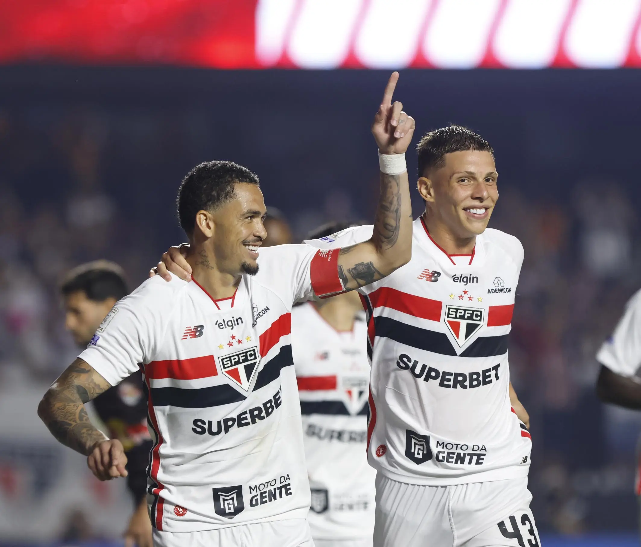 sao-paulo-bate-bragantino-e-volta-a-vencer-apos-dez-jogos-no-brasileirao