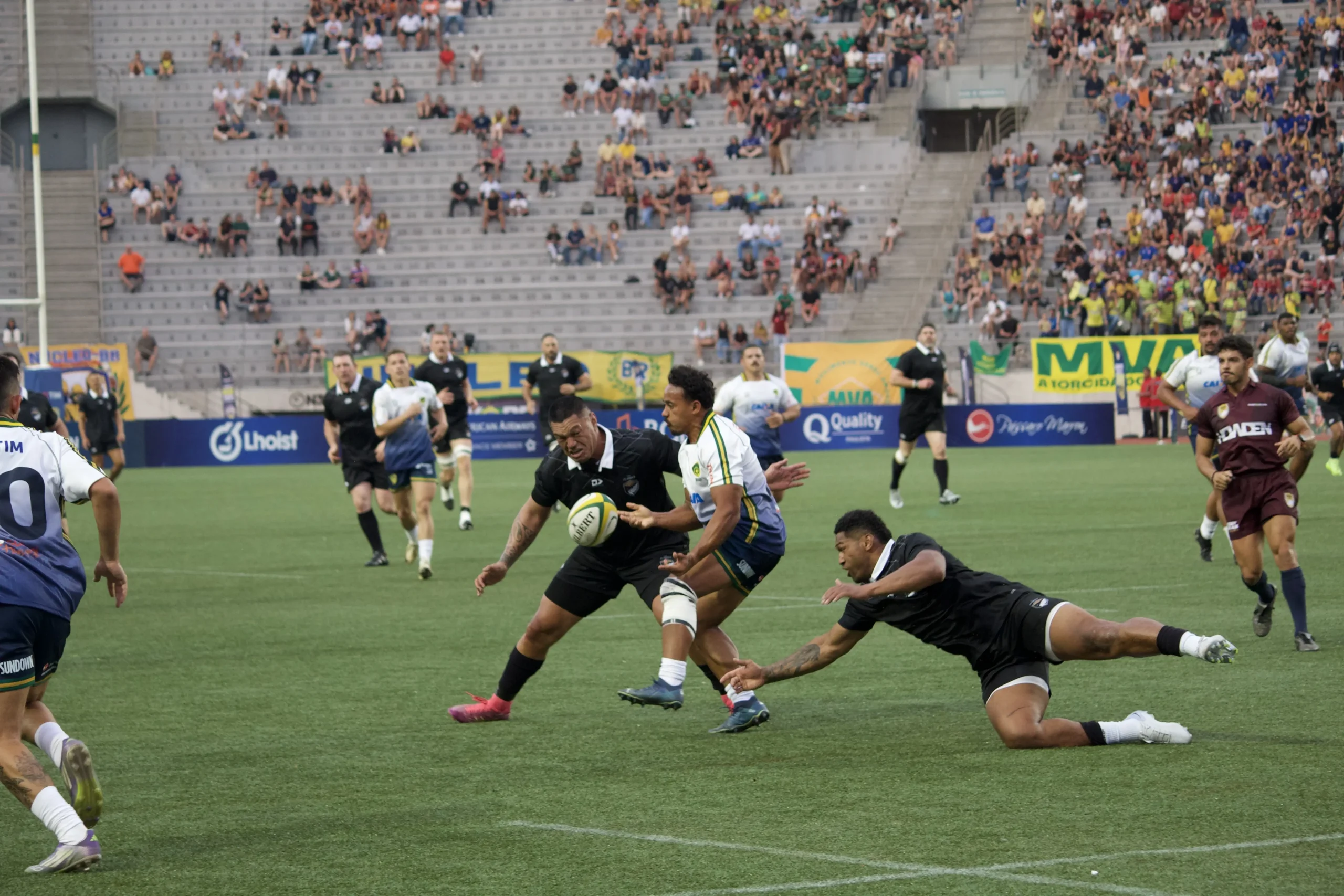 selecao-brasileira-cai-para-lendas-neozelandesas-em-dia-de-festa-do-rugby-em-sao-paulo
