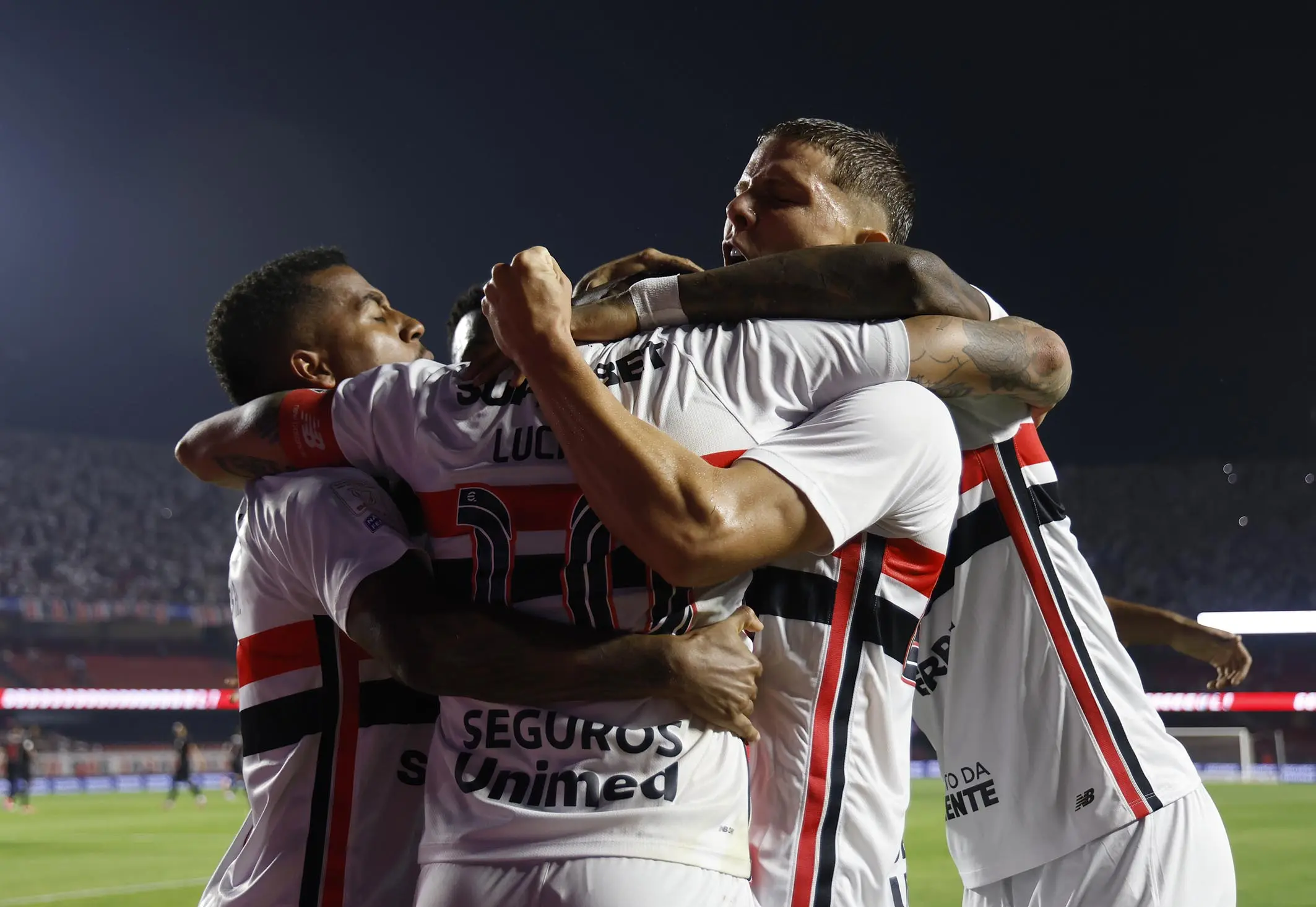 analise:-sao-paulo-aproveita-vacilos-do-bragantino-para-encerrar-jejum-no-brasileiro