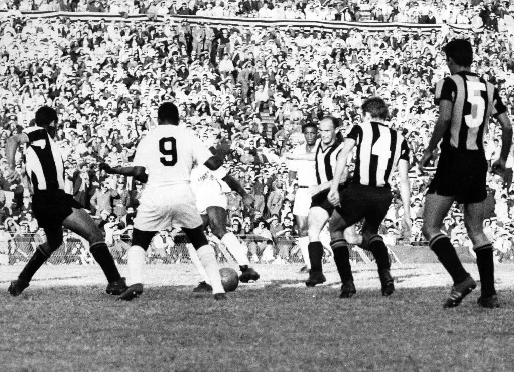 relembre-em-fotos-o-1o-titulo-da-libertadores-do-santos
