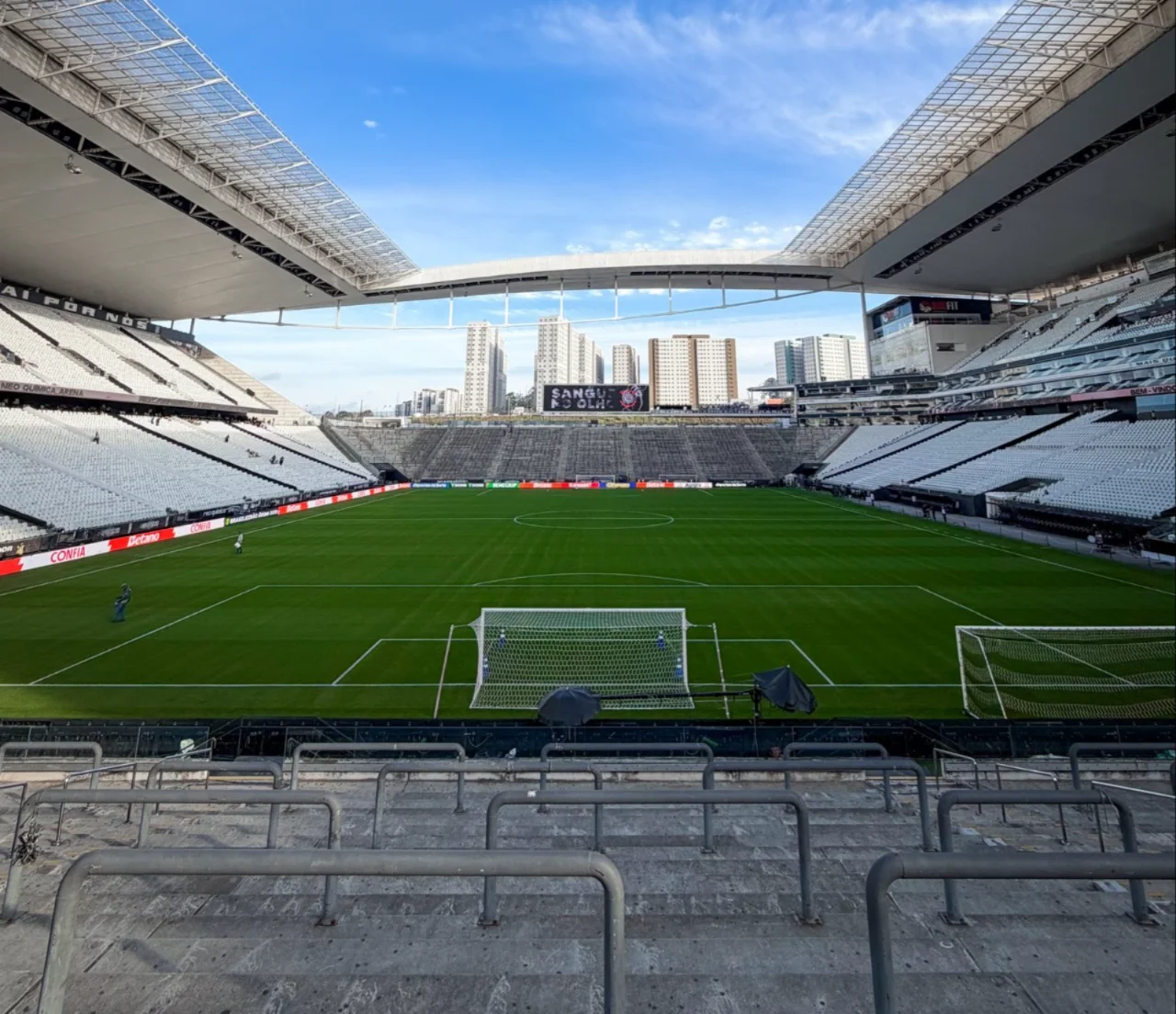 corinthians-tera-memphis,-e-neymar-reforca-o-santos;-veja-escalacoes