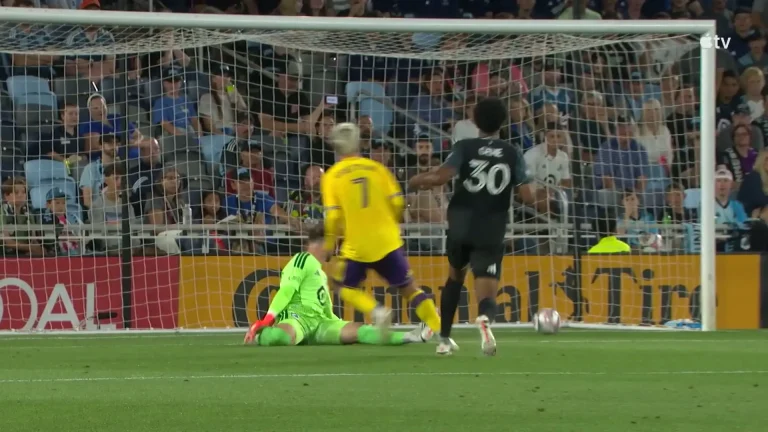 griezmann-finaliza-contra-ataque-apos-uma-bela-tabela;-veja-o-lance