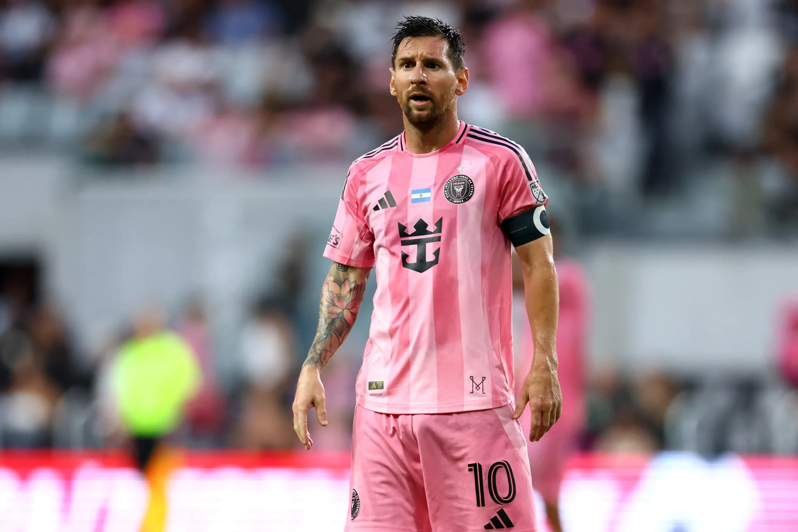 messi-encobre-o-goleiro-com-tranquilidade-e-faz-mais-um-para-o-inter-miami;-confira-o-lance