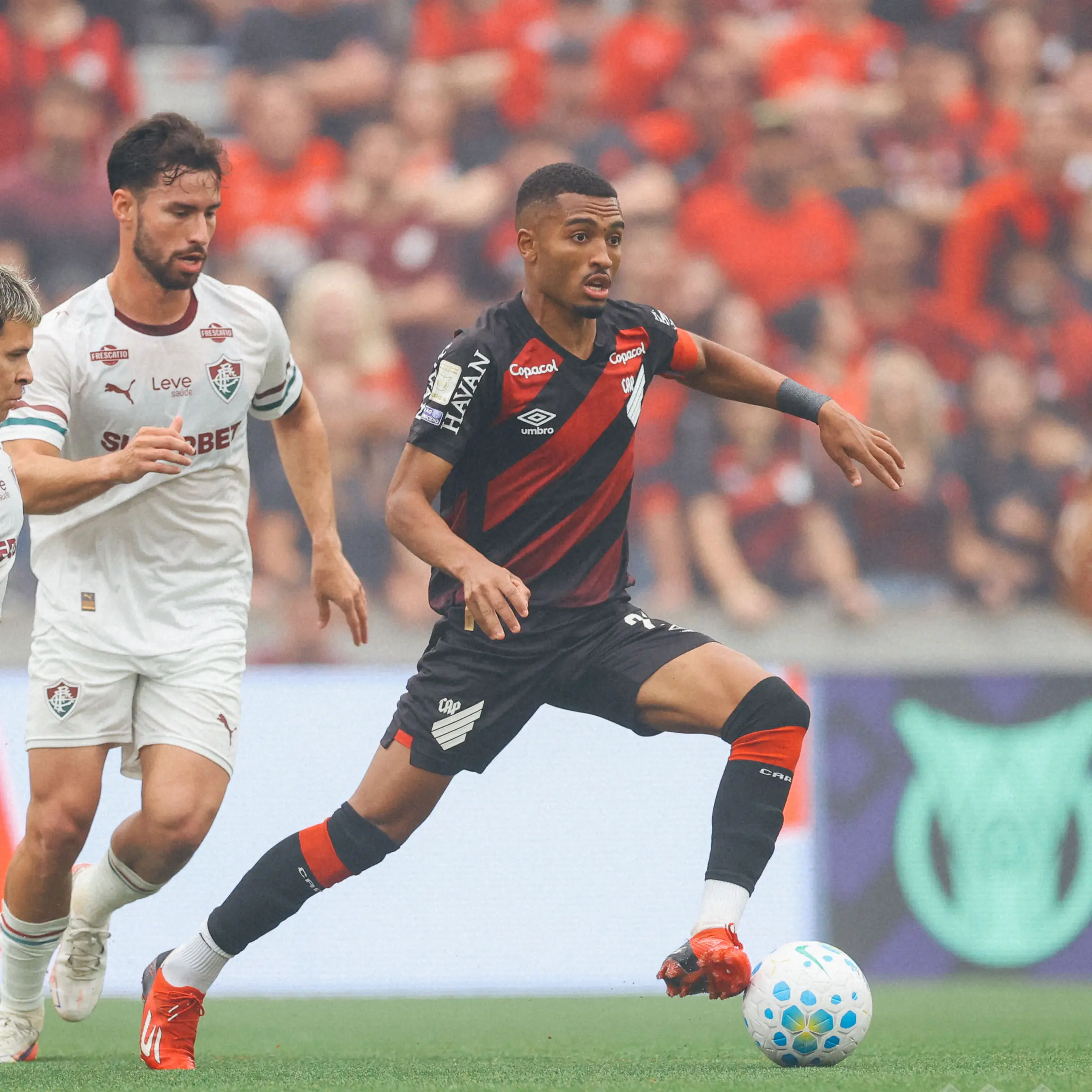 athletico-pr-busca-empate-contra-o-fluminense-no-fim-em-jogo-de-seis-gols