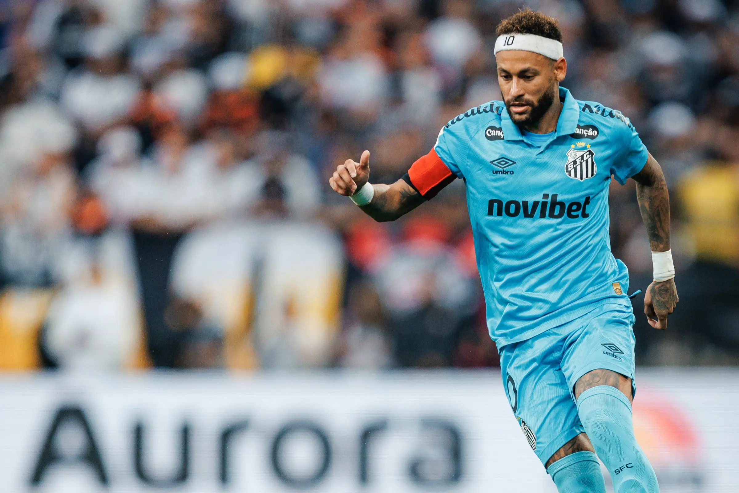atuacoes:-neymar-e-decisivo,-oliva-marca-e-arao-se-destaca-em-vitoria-sobre-o-corinthians