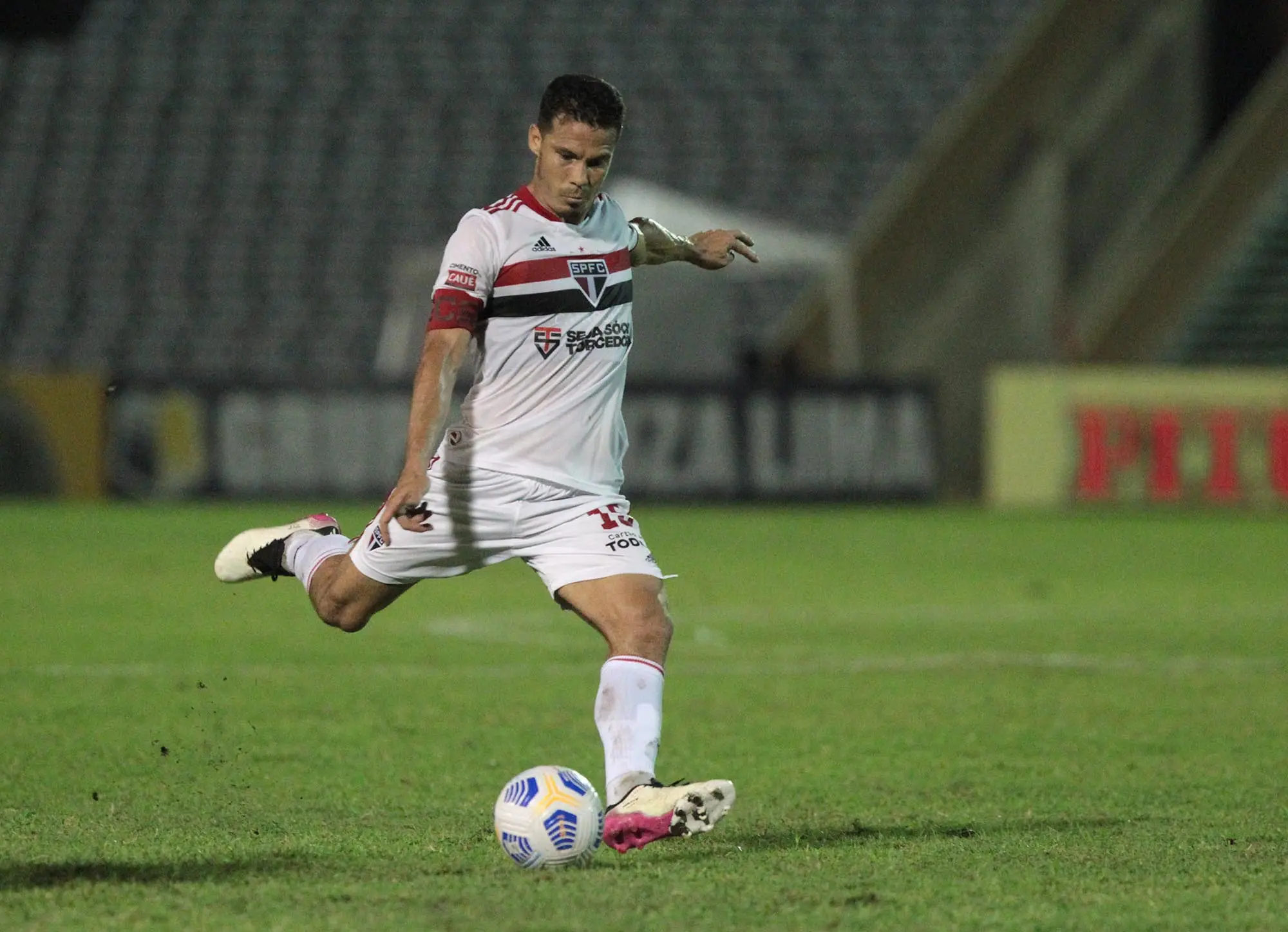 dorival-aceita-pedido,-e-idolo-do-sao-paulo-acompanhara-semana-de-treinos