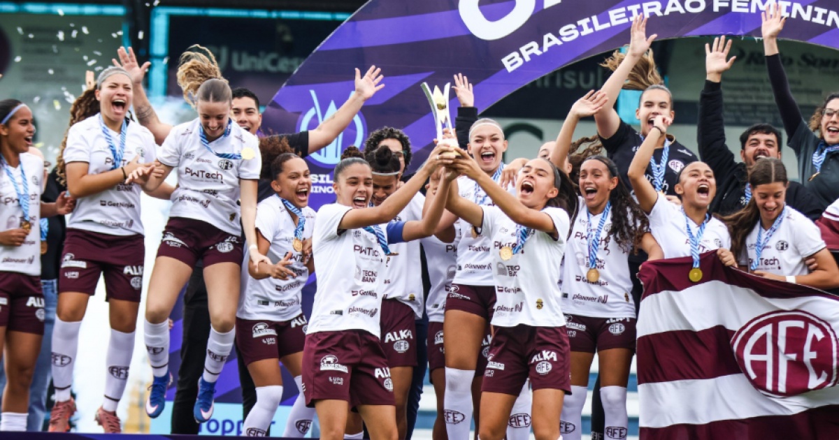 ferroviaria-bate-internacional-na-decisao-e-conquista-brasileirao-feminino-sub-17
