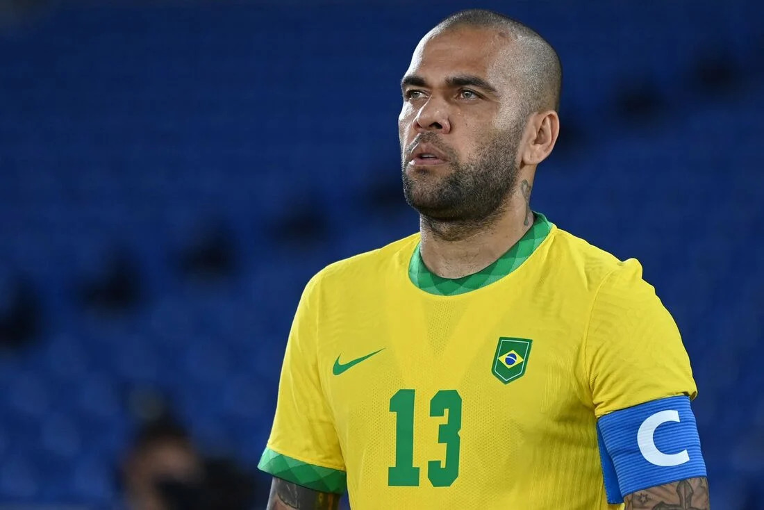 daniel-alves-e-condenado-a-pagar-r$-12-milhoes-a-clube-mexicano