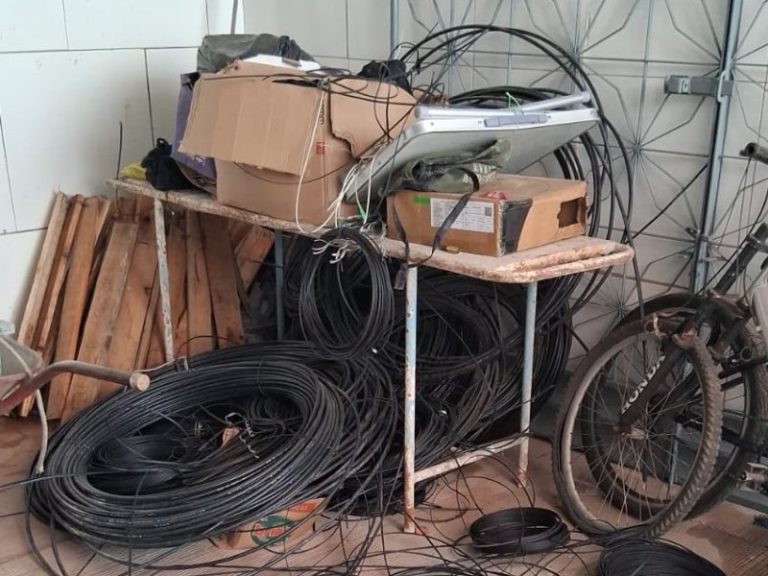 faccao-obrigava-moradores-a-contratar-internet-clandestina-em-salvador;-ssp-desmonta-esquema