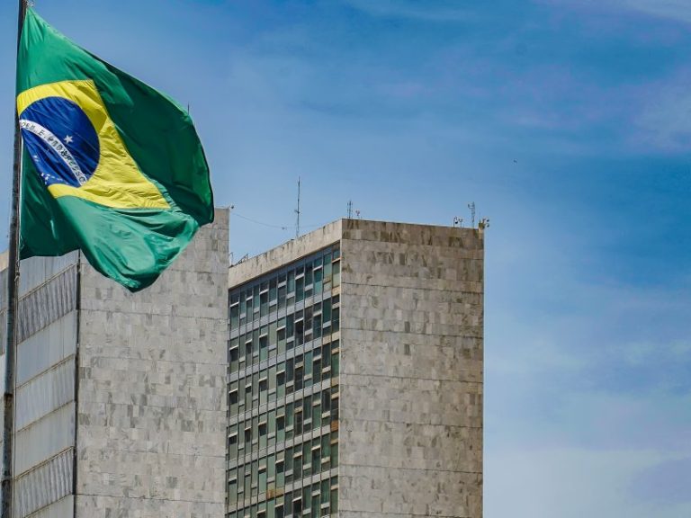 governo-federal-bloqueia-r$-22,1-bilhoes-no-orcamento-de-2026