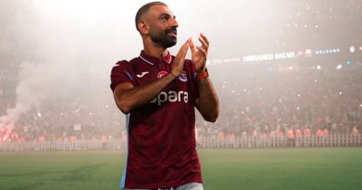 trabzonspor,-da-turquia,-apresenta-mohamed-salah-para-torcida