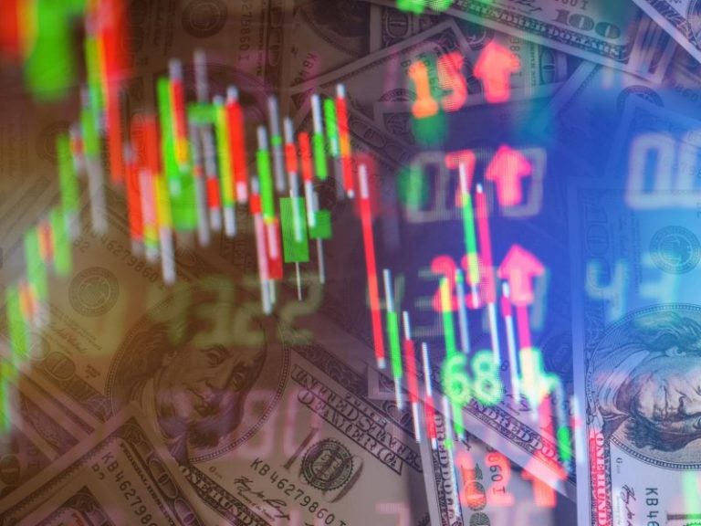 ibovespa-cai-e-dolar-sobe-para-r$-4,96-em-dia-de-tensao-global