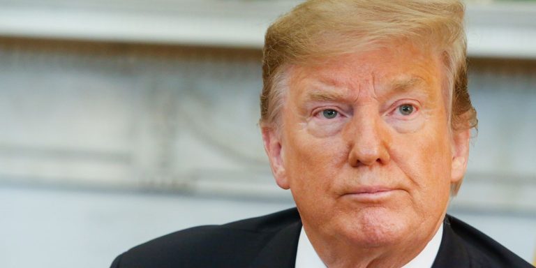 trump-anuncia-novo-bloqueio-e-taxa-de-20%-no-estreito-de-ormuz