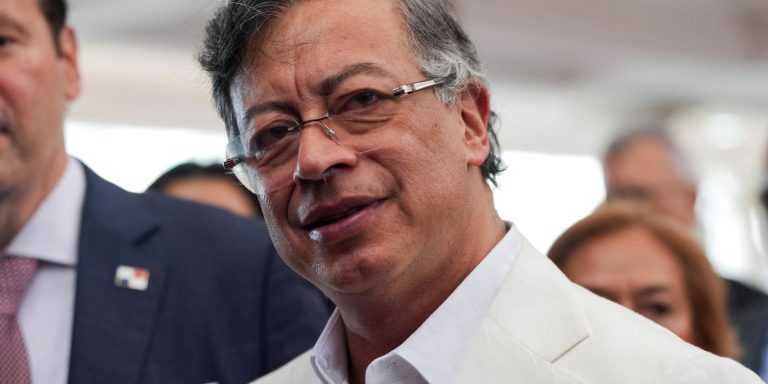 na-colombia,-petro-proibe-posse-de-novo-presidente-em-base-militar