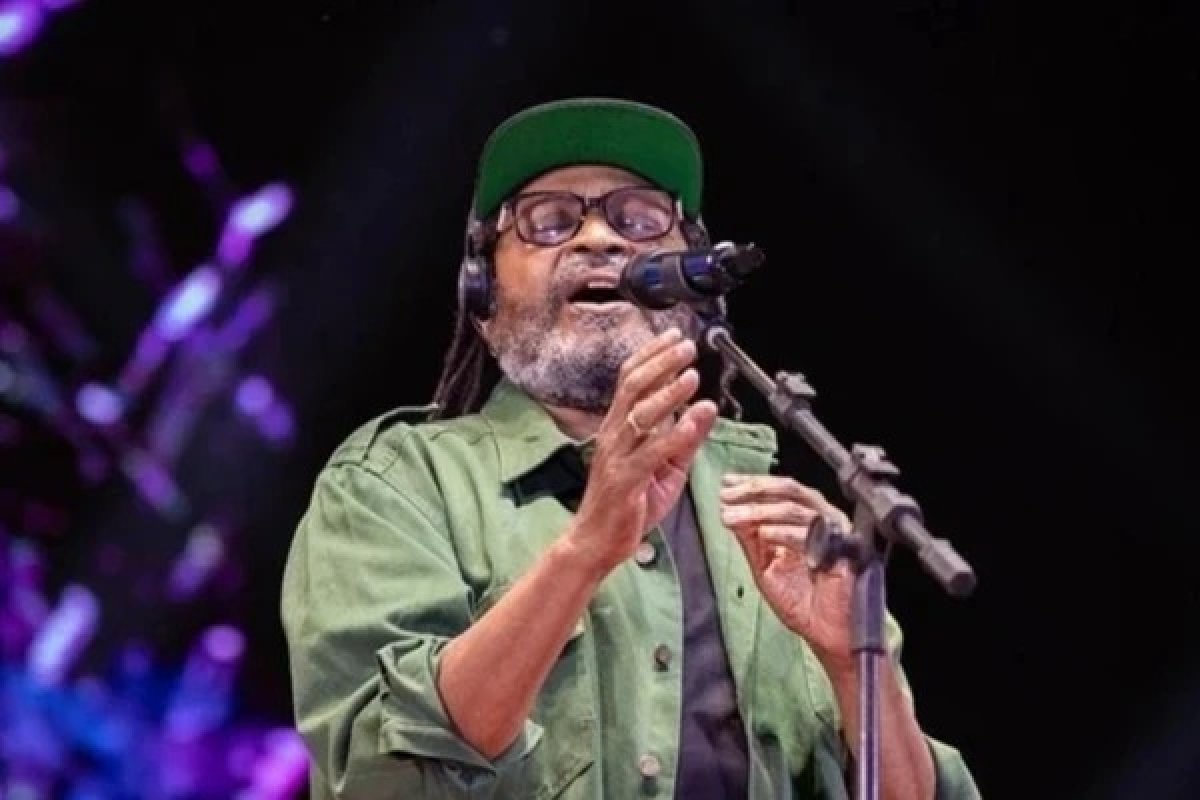 edson-gomes-e-internado-em-uti-apos-show-na-concha-acustica