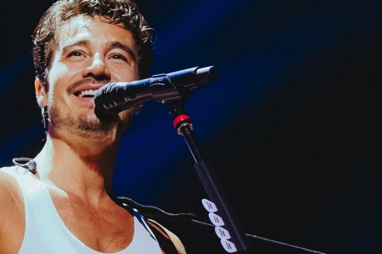 tiago-iorc-celebra-os-dez-anos-do-sucesso-de-´troco-likes´-com-show-na-capital-baiana!